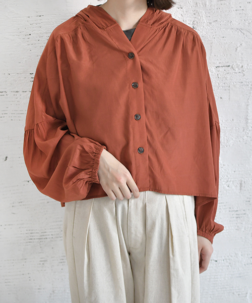 PairPair（ペアペア）の「袖ボリュームフーディブラウス（シャツ/ブラウス・レディース・カーキ/アイボリー/オレンジ系その他・FREE）」の3枚目の写真