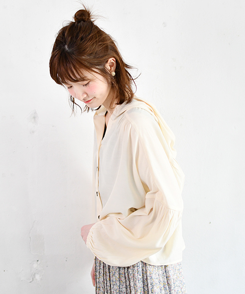 PairPair（ペアペア）の「袖ボリュームフーディブラウス（シャツ/ブラウス・レディース・カーキ/アイボリー/オレンジ系その他・FREE）」の18枚目の写真