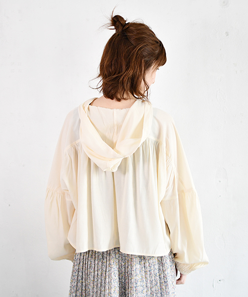 PairPair（ペアペア）の「袖ボリュームフーディブラウス（シャツ/ブラウス・レディース・カーキ/アイボリー/オレンジ系その他・FREE）」の19枚目の写真