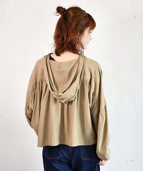 PairPair（ペアペア）の「袖ボリュームフーディブラウス（シャツ/ブラウス・レディース・カーキ/アイボリー/オレンジ系その他・FREE）」の14枚目の写真