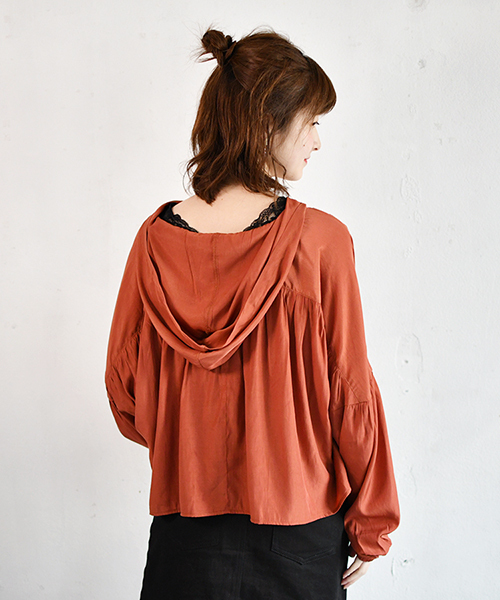 PairPair（ペアペア）の「袖ボリュームフーディブラウス（シャツ/ブラウス・レディース・カーキ/アイボリー/オレンジ系その他・FREE）」の8枚目の写真