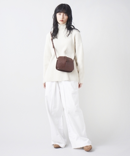 LE VERNIS（ル・ベルニ）の「エンボスシェルバッグ（ショルダーバッグ・レディース・ブラック/ブラウン・FREE）」の13枚目の写真