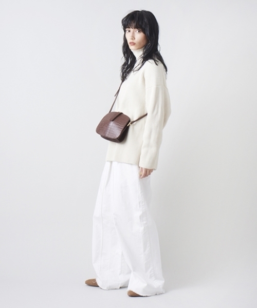 LE VERNIS（ル・ベルニ）の「エンボスシェルバッグ（ショルダーバッグ・レディース・ブラック/ブラウン・FREE）」の14枚目の写真