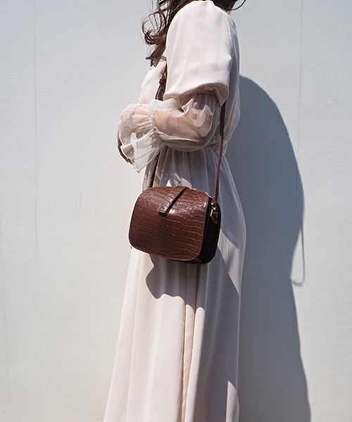 LE VERNIS（ル・ベルニ）の「エンボスシェルバッグ（ショルダーバッグ・レディース・ブラック/ブラウン・FREE）」の8枚目の写真