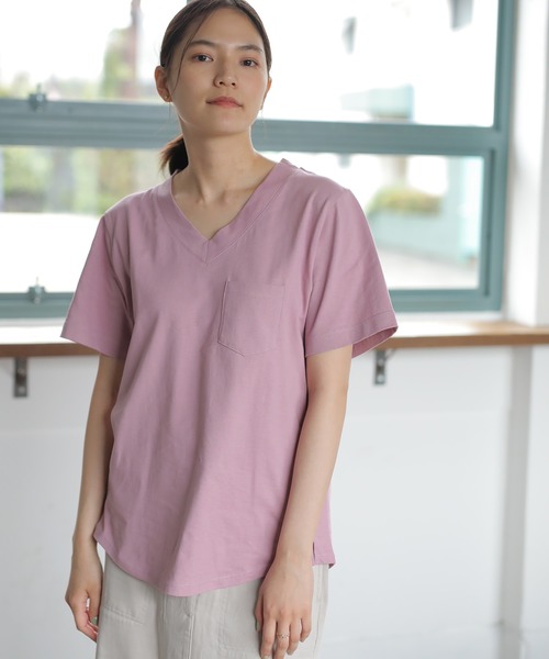 AMERICAN HOLIC（アメリカンホリック）の「18col.Ｖネックポケット付半袖カットプルオーバー（Tシャツ/カットソー・レディース・ベージュ/ブラック/ライトベージュ/サックスブルー/オレンジ/モカ/ピンクベージュ/ブラウン/ピンク/ライトグレー/グリーン/ネイビー/チャコールグレー/オフホワイト/イエロー・M/S/L）」の13枚目の写真