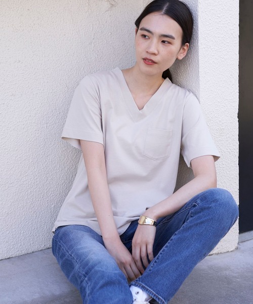 AMERICAN HOLIC（アメリカンホリック）の「18col.Ｖネックポケット付半袖カットプルオーバー（Tシャツ/カットソー・レディース・ベージュ/ブラック/ライトベージュ/サックスブルー/オレンジ/モカ/ピンクベージュ/ブラウン/ピンク/ライトグレー/グリーン/ネイビー/チャコールグレー/オフホワイト/イエロー・M/S/L）」の8枚目の写真