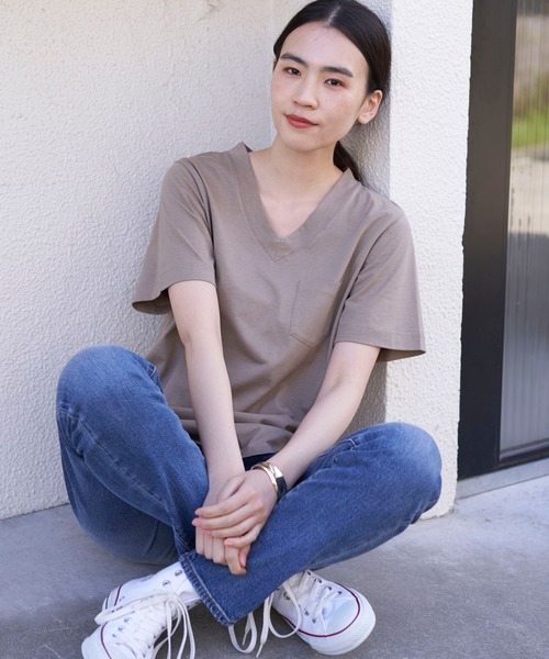 AMERICAN HOLIC（アメリカンホリック）の「18col.Ｖネックポケット付半袖カットプルオーバー（Tシャツ/カットソー・レディース・ベージュ/ブラック/ライトベージュ/サックスブルー/オレンジ/モカ/ピンクベージュ/ブラウン/ピンク/ライトグレー/グリーン/ネイビー/チャコールグレー/オフホワイト/イエロー・M/S/L）」の6枚目の写真