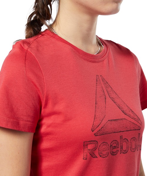 Reebok(リーボック)の「GS トレース デルタ Tシャツ / Graphic Series Crew Tee(Tシャツ/カットソー・レディース・レッド/ピンクベージュ/グレー・SMALL/MEDIUM/LARGE/X-LARGE)」の7枚目の写真