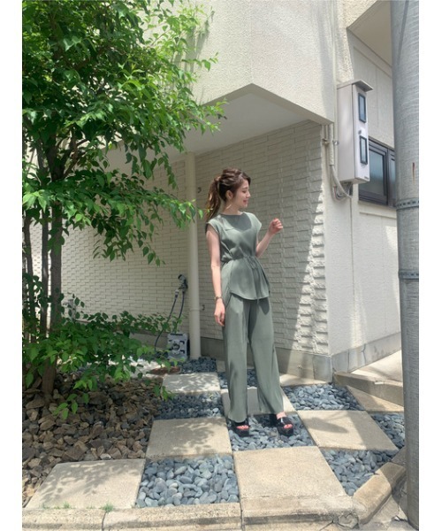 ウィメンズ／トップス／トップ – isseymiyake.com
