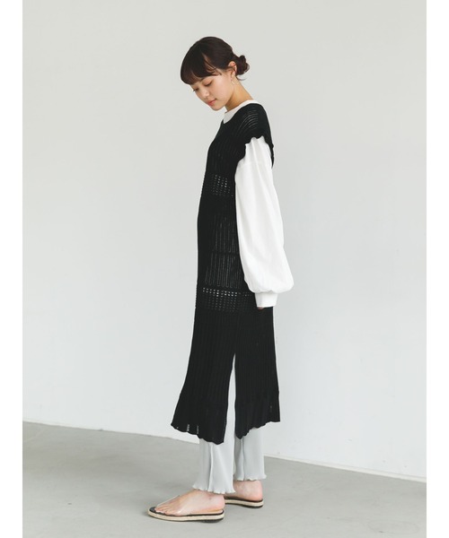 SLURR(スラ―)の「透かし編みサイドスリットロング丈ベスト(ベスト・レディース・ブラック/ベージュ/その他8・FREE)」の5枚目の写真