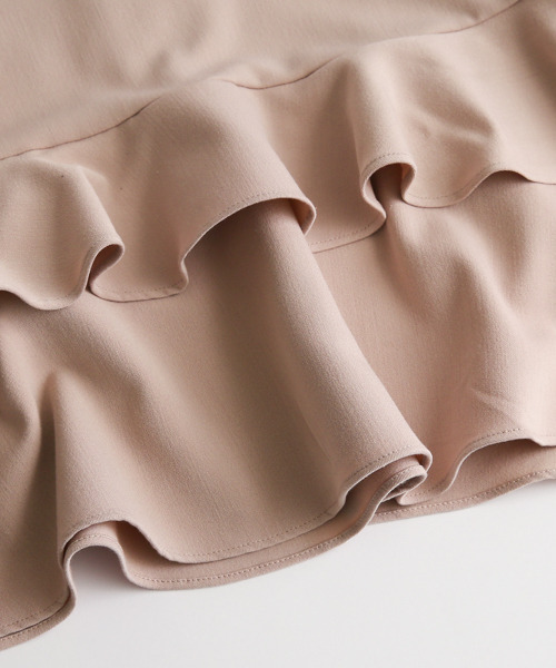 La-gemme（ラジェム）の「ティアードフリルプルオーバーブラウス（シャツ/ブラウス・レディース・アイボリー/ベージュ/ピンク/ミント/ブラック・M/L）」の8枚目の写真