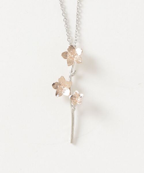 VANQUISH（ヴァンキッシュ）の「CHERRY BLOSSOM NECKLACE ～JAPAN MADE～（ネックレス・レディース・シルバー・FREE）」の4枚目の写真
