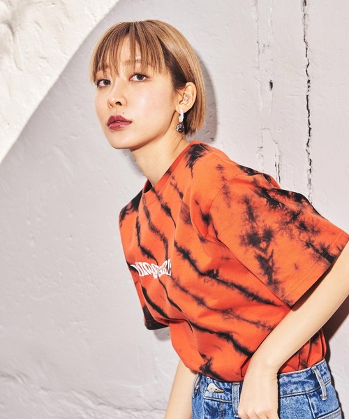 X-girl（エックスガール）の「BUTTERFLY S/S TEE（Tシャツ/カットソー・レディース・ホワイト/ブラック/オレンジ/マルチ・S/M/L/XL）」の14枚目の写真