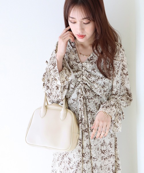 BLUEEAST（ブルーイースト）の「2WAYスクエアボストンバッグ（ボストンバッグ・レディース・ブラック/ブラウン/オフホワイト・FREE）」の17枚目の写真