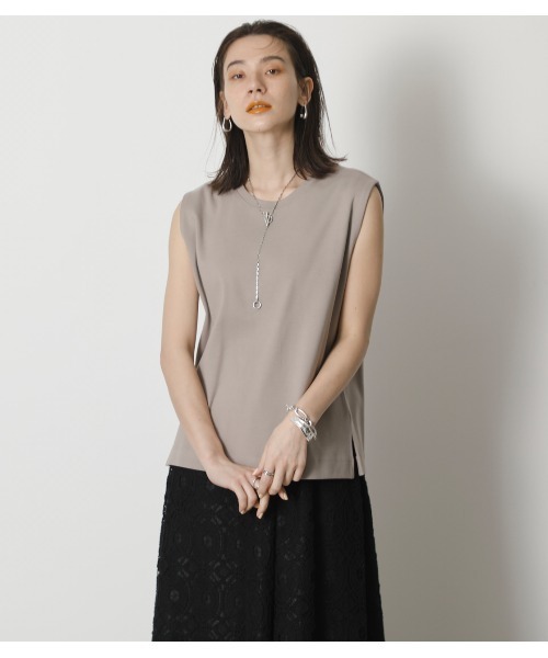 crie conforto(クリーコンフォルト)の「クリーンノースリーブカットソー(タンクトップ・レディース・オフホワイト/ブラウン/ベージュ・FREE)」の1枚目の写真