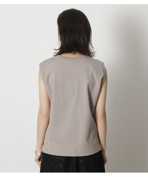crie conforto(クリーコンフォルト)の「クリーンノースリーブカットソー(タンクトップ・レディース・オフホワイト/ブラウン/ベージュ・FREE)」の7枚目の写真