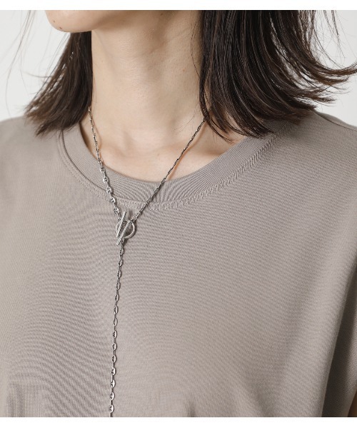 crie conforto(クリーコンフォルト)の「クリーンノースリーブカットソー(タンクトップ・レディース・オフホワイト/ブラウン/ベージュ・FREE)」の4枚目の写真