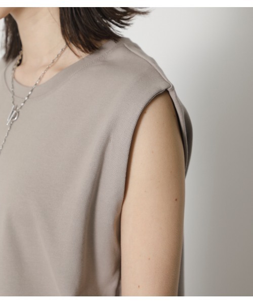 crie conforto(クリーコンフォルト)の「クリーンノースリーブカットソー(タンクトップ・レディース・オフホワイト/ブラウン/ベージュ・FREE)」の10枚目の写真