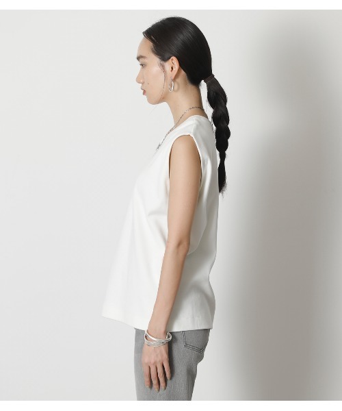 crie conforto(クリーコンフォルト)の「クリーンノースリーブカットソー(タンクトップ・レディース・オフホワイト/ブラウン/ベージュ・FREE)」の21枚目の写真