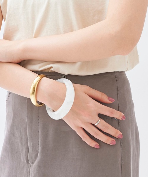 plage（プラージュ）の「【DINOSAUR DESIGNS/ダイナソーデザイン】 LARGE ORGANIC バングル◆（バングル/リストバンド・レディース・ブラウン/ナチュラル・FREE）」の5枚目の写真