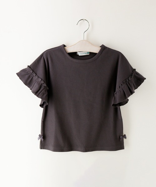 Catherine Cottage(キャサリンコテージ)の「フリル袖リブTシャツ(Tシャツ/カットソー・キッズ・サックスブルー/コーラルピンク/ミント/チャコールグレー/ライラック/ベージュ/スモークピンク/ライラック系1/アイボリー・110/130/150/100/120/140)」の3枚目の写真