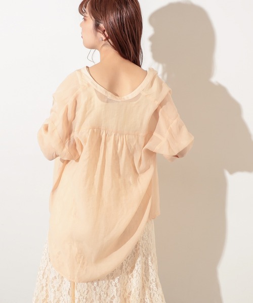 natural couture（ナチュラルクチュール）の「スクエア釦シアーシャツ（シャツ/ブラウス・レディース・オフホワイト/ベージュ/サックスブルー/ピンク/オレンジ・FREE）」の8枚目の写真