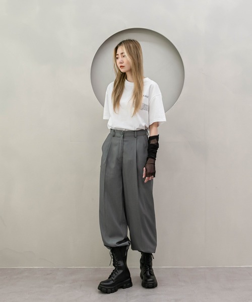 UNE MANSION（ユヌマンション）の「[UNEORIGINAL]サイドラインテーピングポイントスラックス（スラックス・レディース・ブラック/ベージュ/グレー/ブルー・SMALL/MEDIUM）」の6枚目の写真