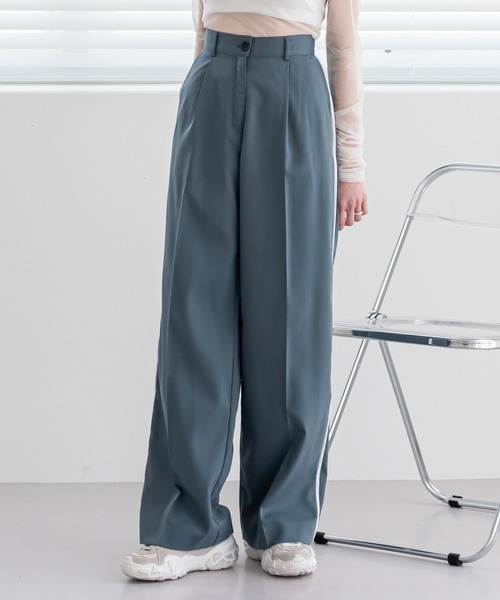 UNE MANSION（ユヌマンション）の「[UNEORIGINAL]サイドラインテーピングポイントスラックス（スラックス・レディース・ブラック/ベージュ/グレー/ブルー・SMALL/MEDIUM）」の18枚目の写真