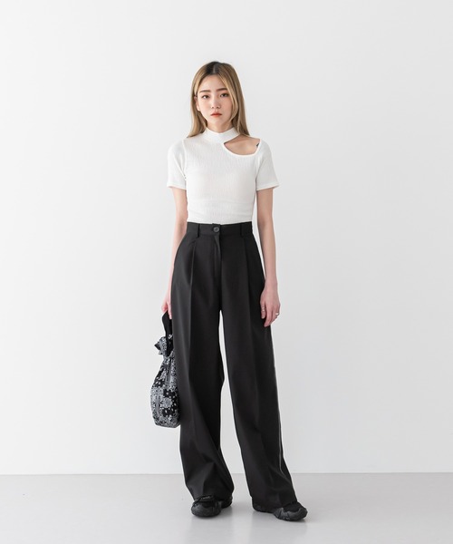 UNE MANSION（ユヌマンション）の「[UNEORIGINAL]サイドラインテーピングポイントスラックス（スラックス・レディース・ブラック/ベージュ/グレー/ブルー・SMALL/MEDIUM）」の14枚目の写真