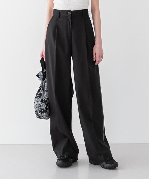 UNE MANSION（ユヌマンション）の「[UNEORIGINAL]サイドラインテーピングポイントスラックス（スラックス・レディース・ブラック/ベージュ/グレー/ブルー・SMALL/MEDIUM）」の15枚目の写真