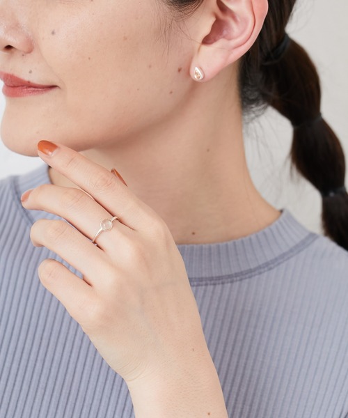 ear PAPILLONNER(イアパピヨネ)の「(WEB限定カラーあり)シルバー925プチストーンリング(リング・レディース・ホワイト/イエロー/パープル/ナチュラル・FREE)」の7枚目の写真
