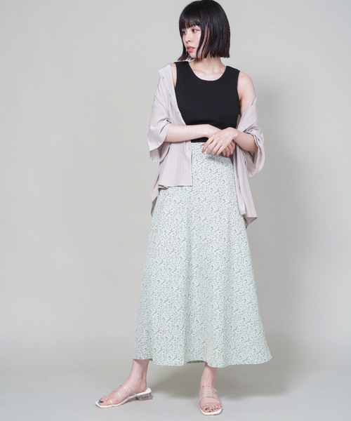 SPINNS（スピンズ）の「PVC素材メニーストラップローヒールサンダル（サンダル・レディース・ホワイト/ブラック/ベージュ/ミント・LL/M/L）」の14枚目の写真