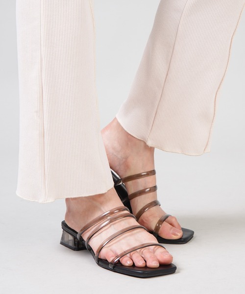 SPINNS（スピンズ）の「PVC素材メニーストラップローヒールサンダル（サンダル・レディース・ホワイト/ブラック/ベージュ/ミント・LL/M/L）」の10枚目の写真