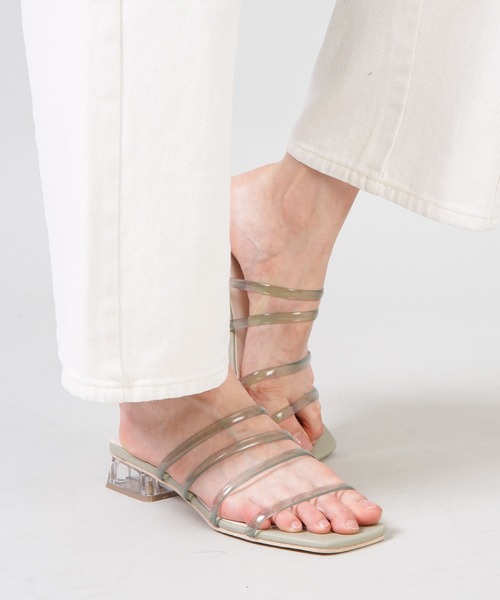 SPINNS（スピンズ）の「PVC素材メニーストラップローヒールサンダル（サンダル・レディース・ホワイト/ブラック/ベージュ/ミント・LL/M/L）」の12枚目の写真