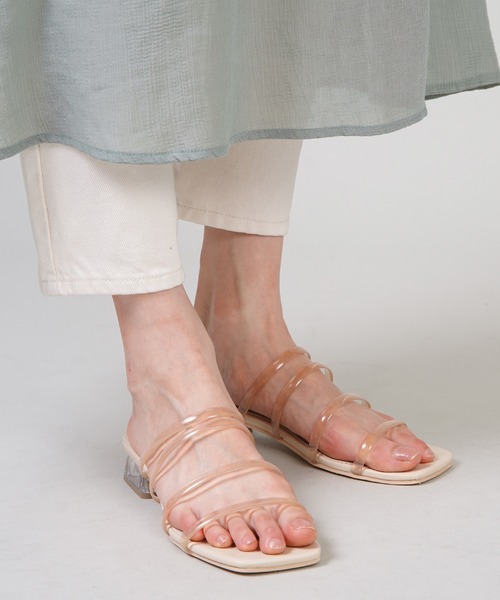 SPINNS（スピンズ）の「PVC素材メニーストラップローヒールサンダル（サンダル・レディース・ホワイト/ブラック/ベージュ/ミント・LL/M/L）」の11枚目の写真