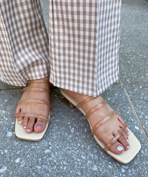 SPINNS（スピンズ）の「PVC素材メニーストラップローヒールサンダル（サンダル・レディース・ホワイト/ブラック/ベージュ/ミント・LL/M/L）」の8枚目の写真