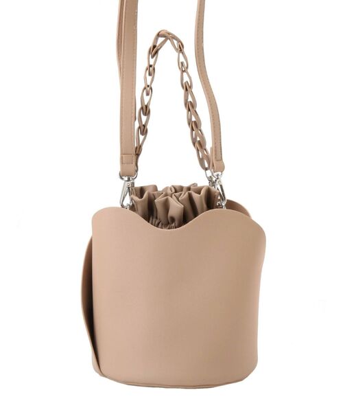 dazzlin（ダズリン）の「チェーンポーチバケツバッグ（ハンドバッグ・レディース・オフホワイト/ベージュ・FREE）」の5枚目の写真