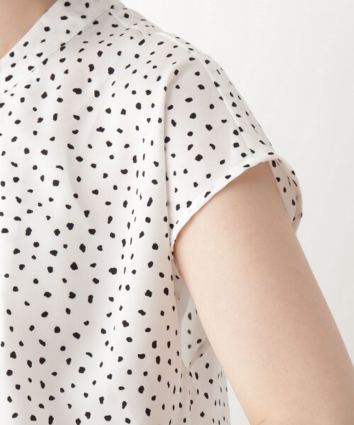 DRESKIP(ドレスキップ)の「◆【追加生産】プリントアシメネックブラウス(シャツ/ブラウス・レディース・ホワイト系3/ネイビー系/ホワイト系5/ライトイエロー系1・02/03/01)」の9枚目の写真