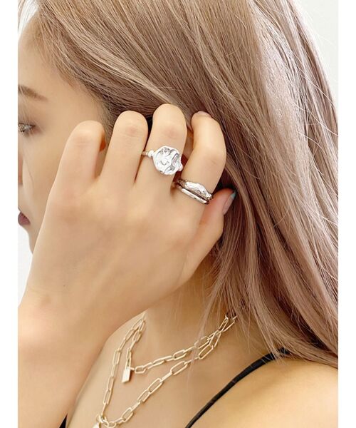 GYDA（ジェイダ）の「ROUGT 3連SETリング（その他雑貨・レディース・シルバー/ゴールド・FREE）」の2枚目の写真