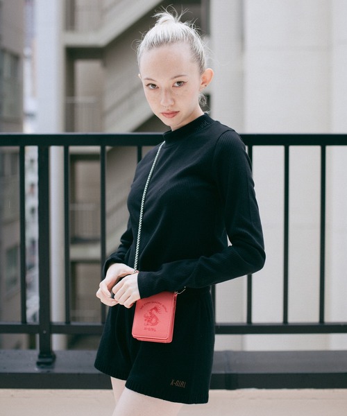 X-girl（エックスガール）の「FAUX LEATHER COMPACT CASE（ポーチ