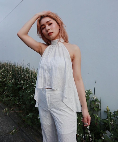 FIG&VIPER(フィグアンドバイパー)の「クリンクルホルターネックTOP(Tシャツ/カットソー・レディース・ライトパープル/ホワイト/ブラック・FREE)」の1枚目の写真