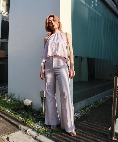 FIG&VIPER(フィグアンドバイパー)の「クリンクルホルターネックTOP(Tシャツ/カットソー・レディース・ライトパープル/ホワイト/ブラック・FREE)」の13枚目の写真