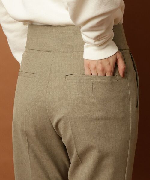 DRESSTERIOR(ドレステリア)の「◆【CLASSY.12月号掲載】サイドストライプテーパードパンツ(その他パンツ・レディース・ブラック/ブラウン系/ピンク系・40/38/36/34)」の10枚目の写真