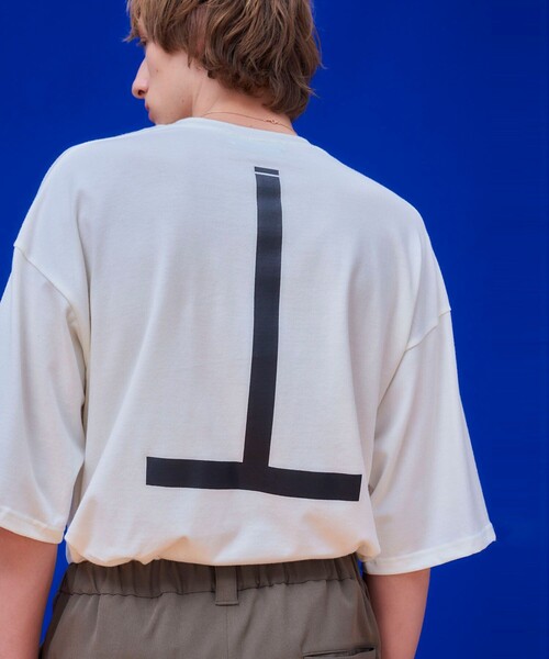 UNITED TOKYO（ユナイテッドトウキョウ）の「Graphic T（big size)（Tシャツ/カットソー・メンズ・ホワイト/ブラック/アイボリー/モスグリーン/ブラック×ブラック/ホワイト系その他/ブラック系その他2/オフホワイト・1/2）」の9枚目の写真