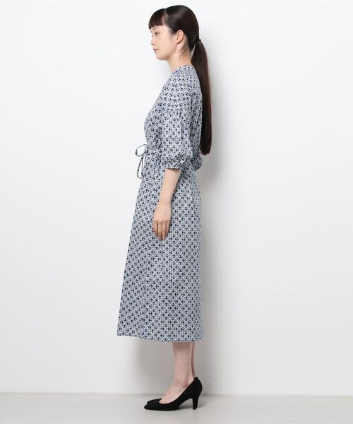 shop DADA(ショップダダ)の「コットンプリントワンピース(1S05-6182)(ワンピース・レディース・ネイビー/ブルー・FREE)」の3枚目の写真