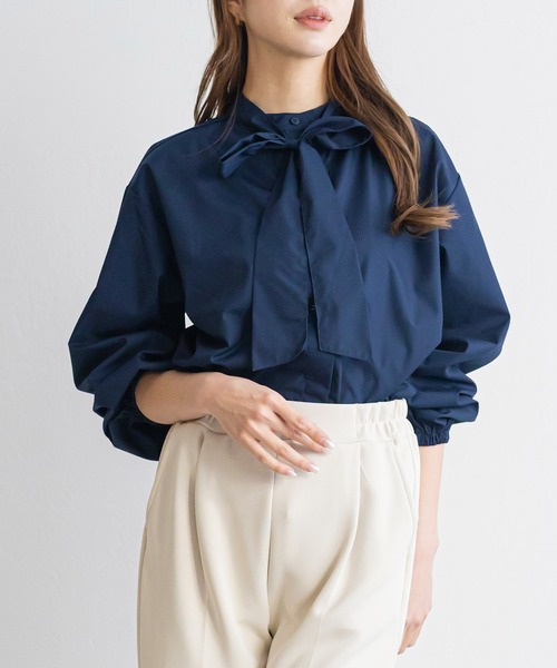 mili an deni（ミリアンデニ）の「リボンタイバルーンスリーブブラウス（シャツ/ブラウス・レディース・オフホワイト/ブラック/ブルー/ネイビー/ミント/ピンク/イエロー/アッシュグレー/エメラルド/クリアブルー/ベビーピンク・M/L）」の6枚目の写真