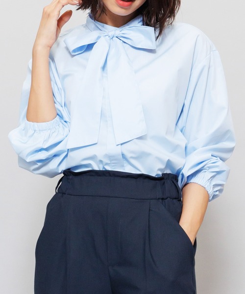 mili an deni（ミリアンデニ）の「リボンタイバルーンスリーブブラウス（シャツ/ブラウス・レディース・オフホワイト/ブラック/ブルー/ネイビー/ミント/ピンク/イエロー/アッシュグレー/エメラルド/クリアブルー/ベビーピンク・M/L）」の15枚目の写真