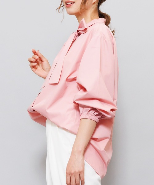 mili an deni（ミリアンデニ）の「リボンタイバルーンスリーブブラウス（シャツ/ブラウス・レディース・オフホワイト/ブラック/ブルー/ネイビー/ミント/ピンク/イエロー/アッシュグレー/エメラルド/クリアブルー/ベビーピンク・M/L）」の18枚目の写真