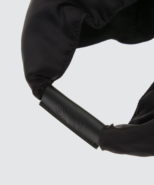MM6 Maison Margiela(エムエムシックス メゾン マルジェラ)の「HANDBAG(ハンドバッグ・レディース・ブラック・ONESIZE)」の6枚目の写真