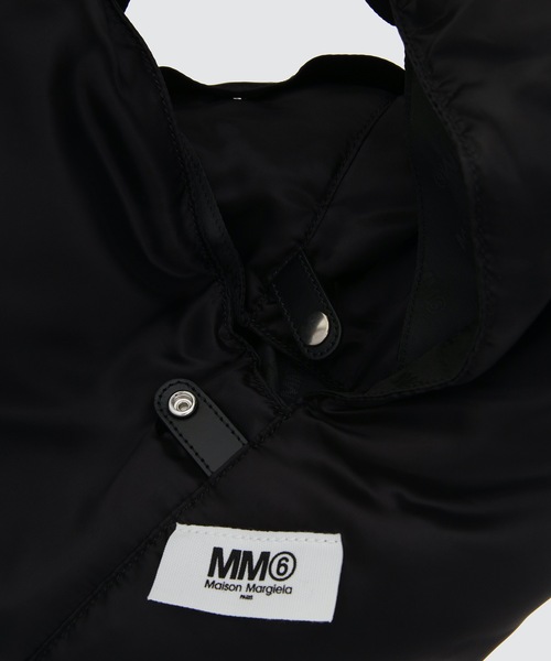 MM6 Maison Margiela(エムエムシックス メゾン マルジェラ)の「HANDBAG(ハンドバッグ・レディース・ブラック・ONESIZE)」の5枚目の写真